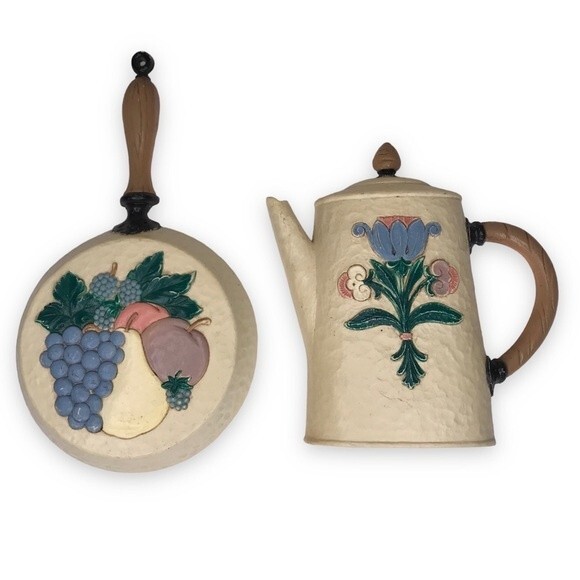 Vintage Floral Coffee Pot Fruit Frying Pan Wall Hangers Made In USA MCMXCV 1995 - Picture 1 of 13